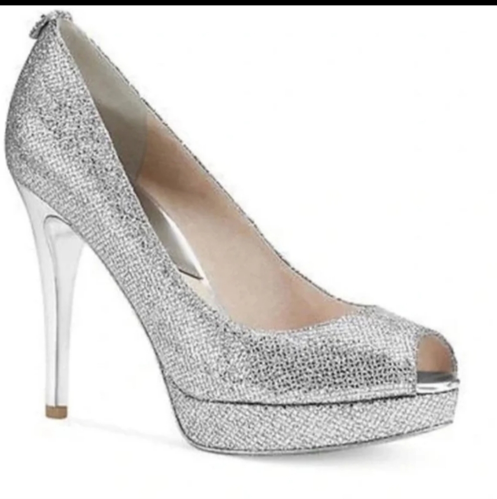 1 HR CRAZY SALE Michael Kors Silver Glitter Pumps